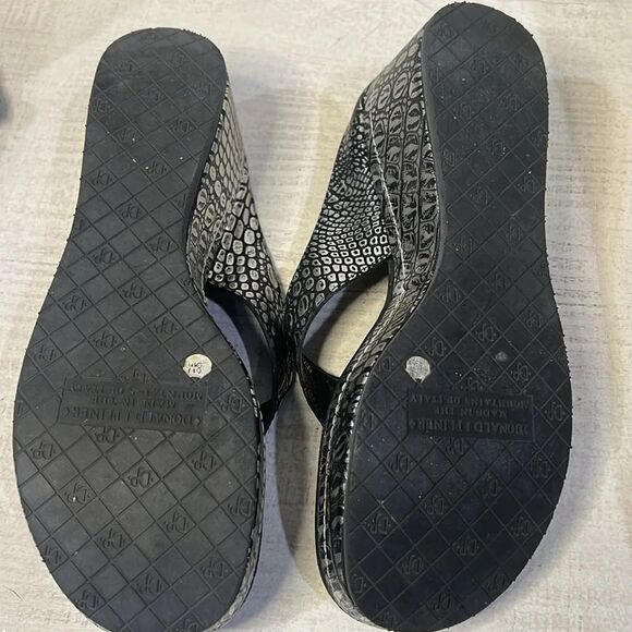 Donald J Pliner Sandals Shaheen Wedge Heels Slip on Thong Silver Size 8 - Picture 5 of 16